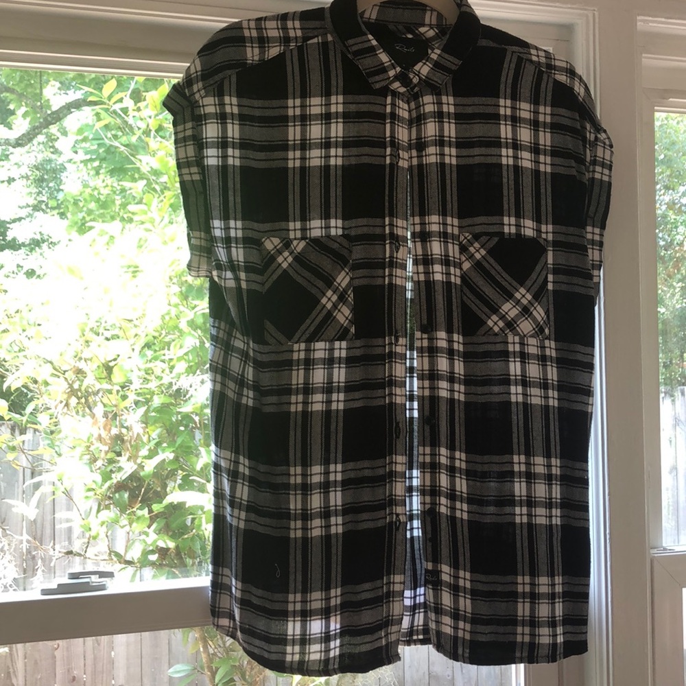 Rails Short Sleeve Plaid Button Up Tee, Black And White, Small (EUC)
